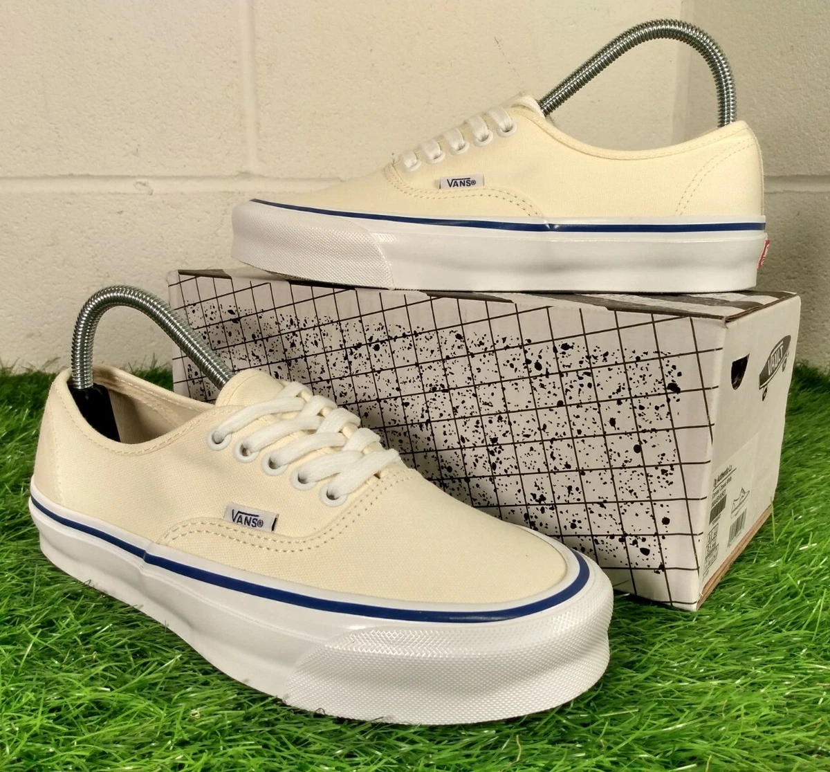 VANS UA OG Lace Up Off White Ecru Canvas Skate Trainers Size UK 7 EU 40.5