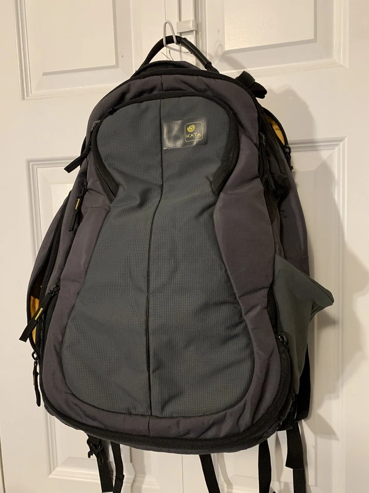 Kata Bumblebee DL-210 Cámara Bolsa para Libros Laptop Bolsa para Cámara Kata Mochila Negra Foto 3 de 4