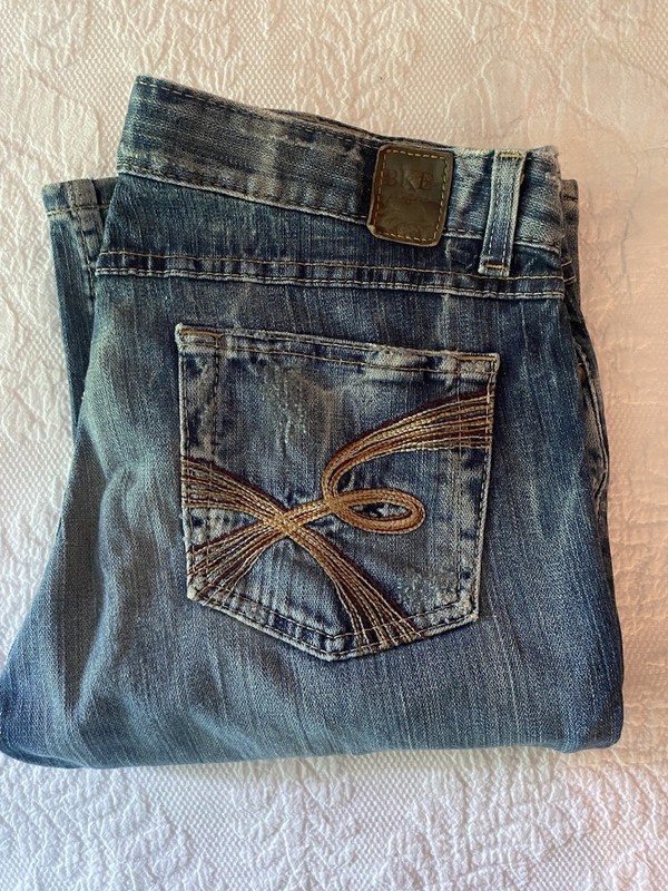 BKE Starlite Stretch Womens Jeans 31x35 1/2 Low Rise, Flare, Medium Wash