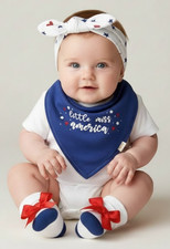 Conjunto de diadema y babero y calcetines Lila & Jack 'Little Miss America' 0-6 meses