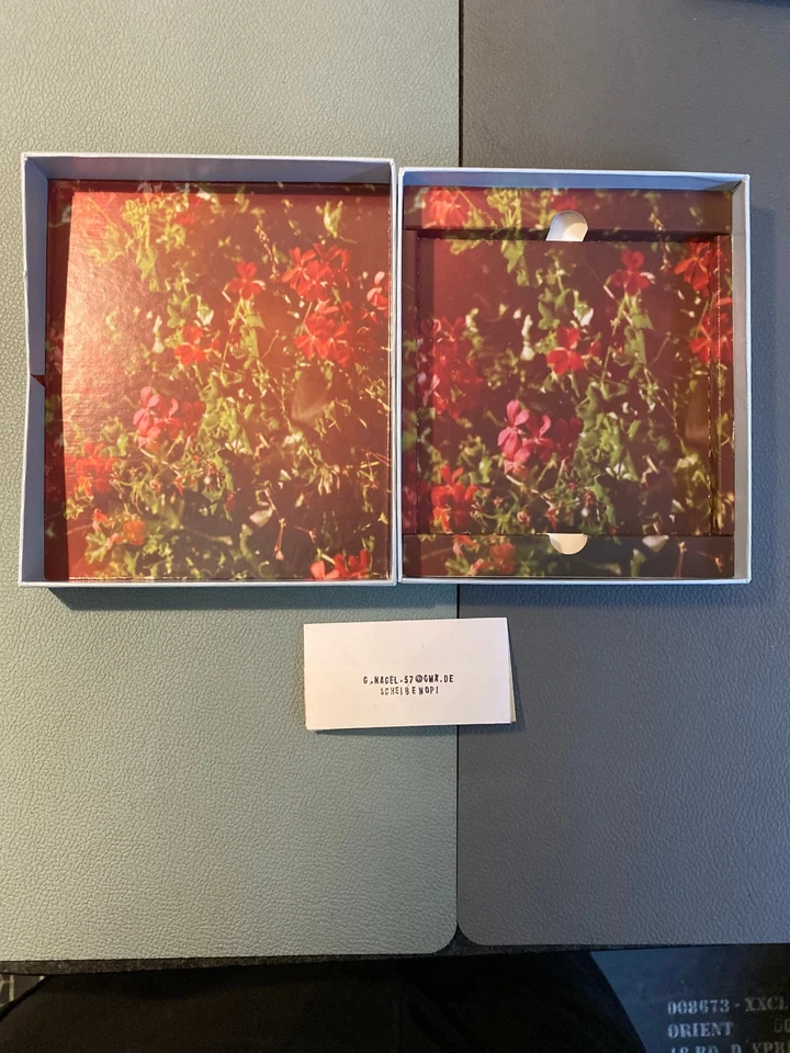 LANA DEL REY "HONEYMOON" CD BOX + CD + HARD COVER BOOK + 10 BILDER + Promo - Bild 2 von 4