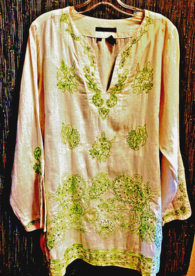 Will Smith Linen White Tunic Top Blouse Size L  Embroidered  V- Neck 3/4 Sleeves