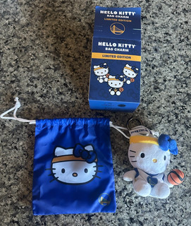 GOLDEN STATE WARRIORS 2026 HELLO KITTY BAG CHARM SGA 1/7/2026 HOME WHITE JERSEY