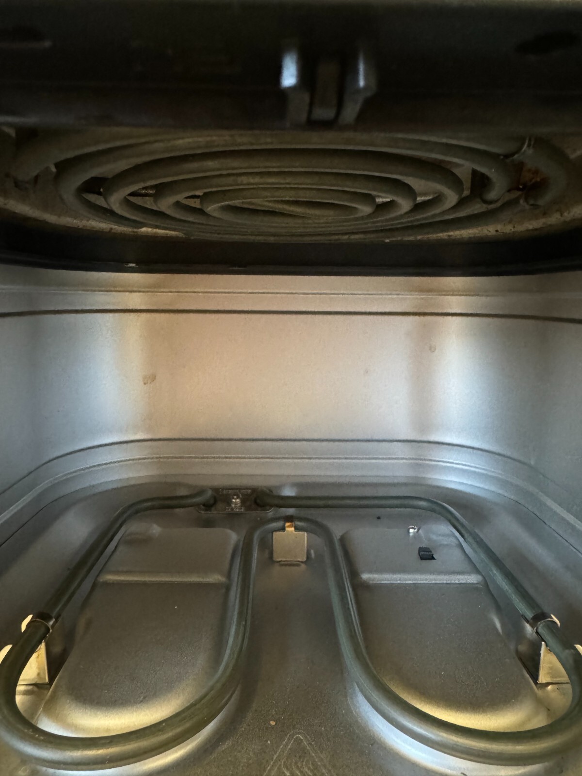 Cosori 6.4 L Capacity Smart Air Fryer, 12 Functions, Air Fry, Roast