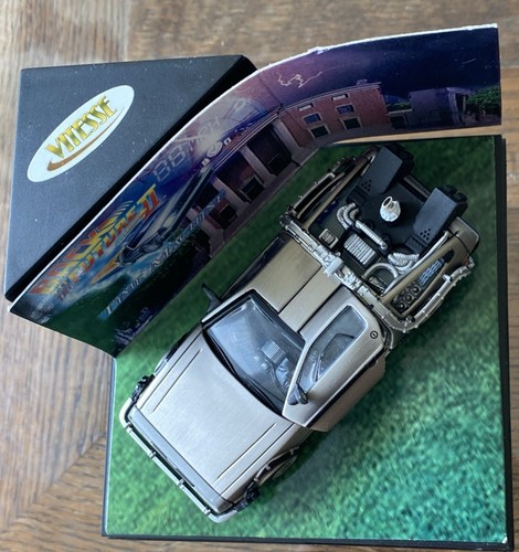 VITESSE #24010 DE LOREAN RETOUR VERS LE FUTUR 2 SCALE 1/43 - Imagen 5 de 7