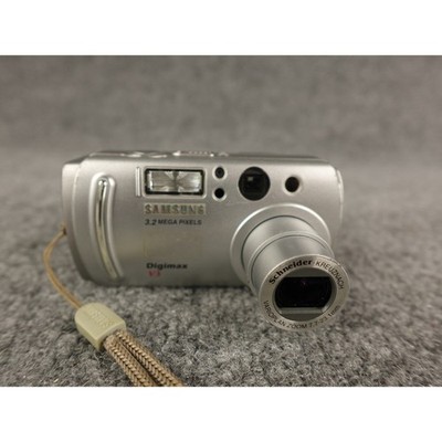 Samsung Digimax V3 Silver 3.2 Megapixels Digital Camera Schneider