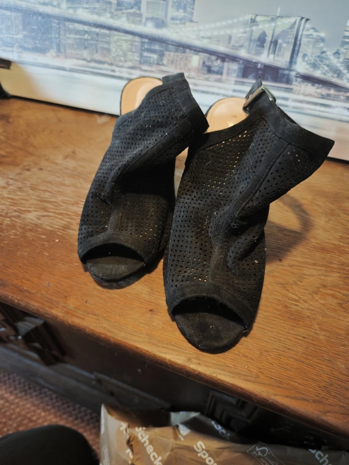 ⚫Super Mode Peep-Toe Booties Schwarz Gr. 40 – Mesh Heels mit Schnalle & Cut-Out✨ - Bild 3 von 4