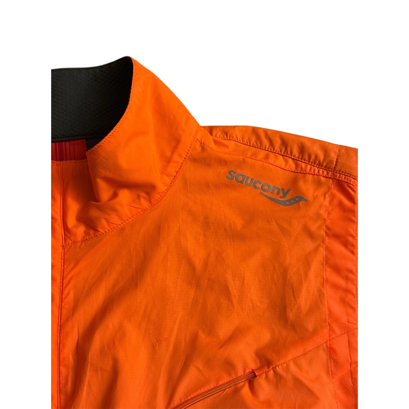 Saucony Vizipro Mens Orange Reflective Running Vest Size Medium thumbnail 2