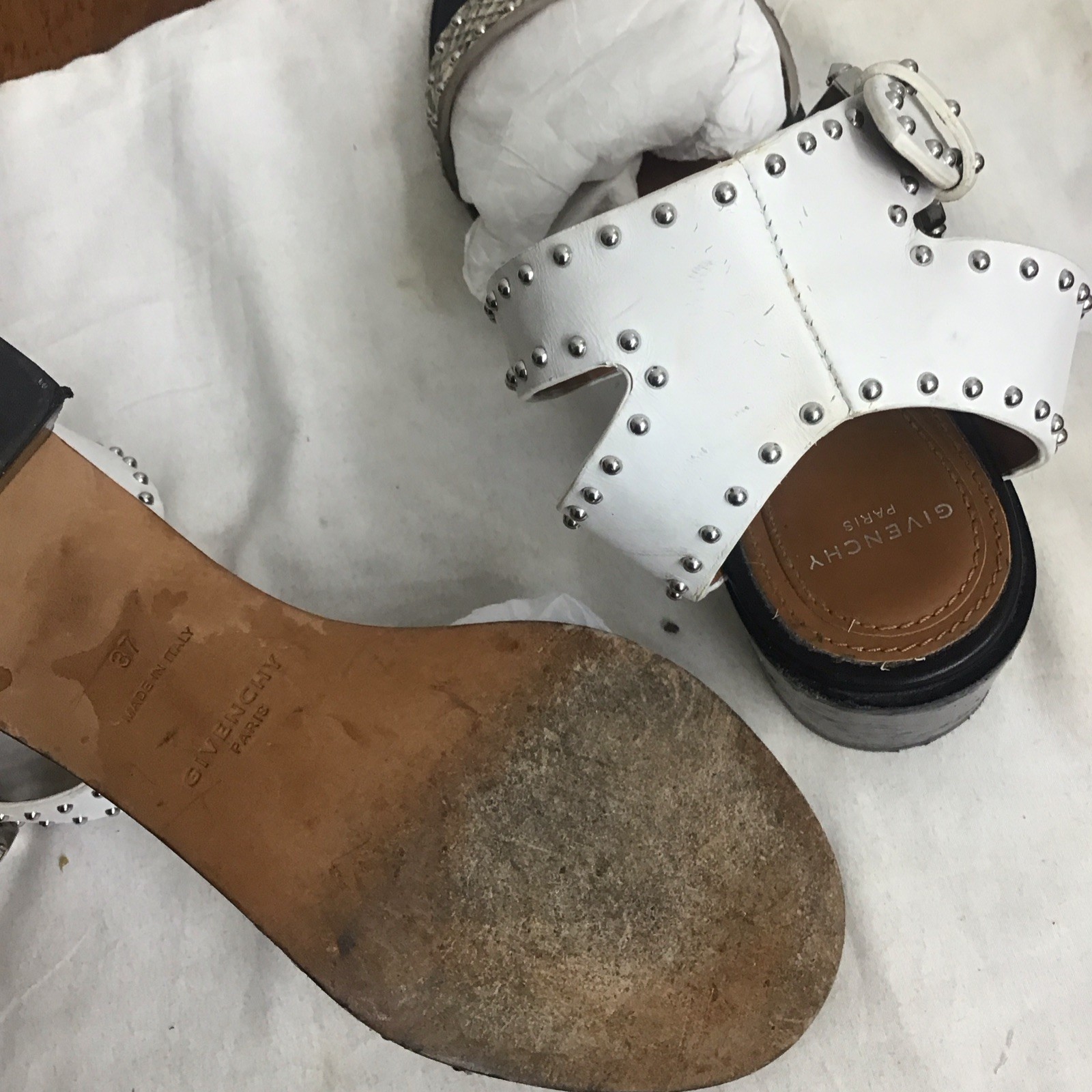 givenchy Shoe Women’s Sandals Snake Strap White Stud Ankle Strap Size 37 thumbnail 8