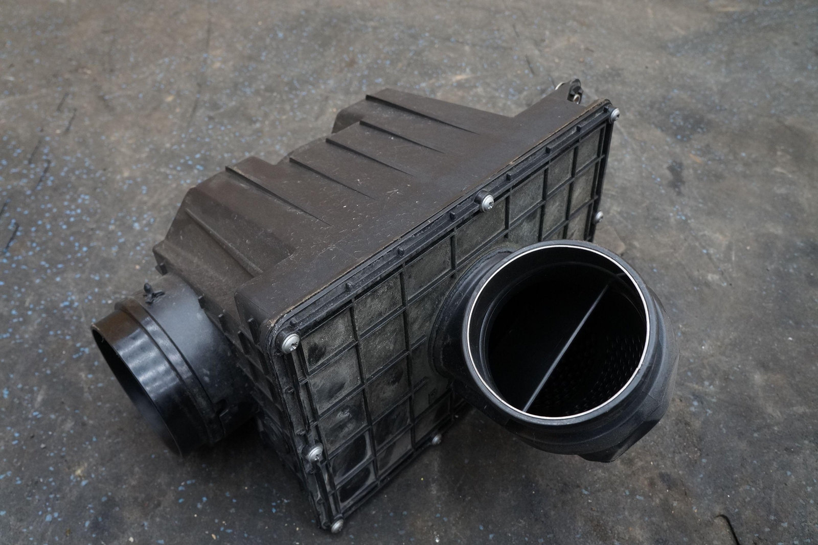 Rear Left Driver Side Air Cleaner Filter Box 11F087502 McLaren 570S 540C 2017