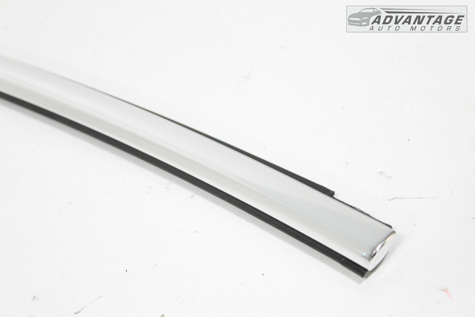2014-2019 MASERATI GHIBLI M157 REAR RIGHT SIDE DOOR WINDOW BELT MOLDING TRIM OEM