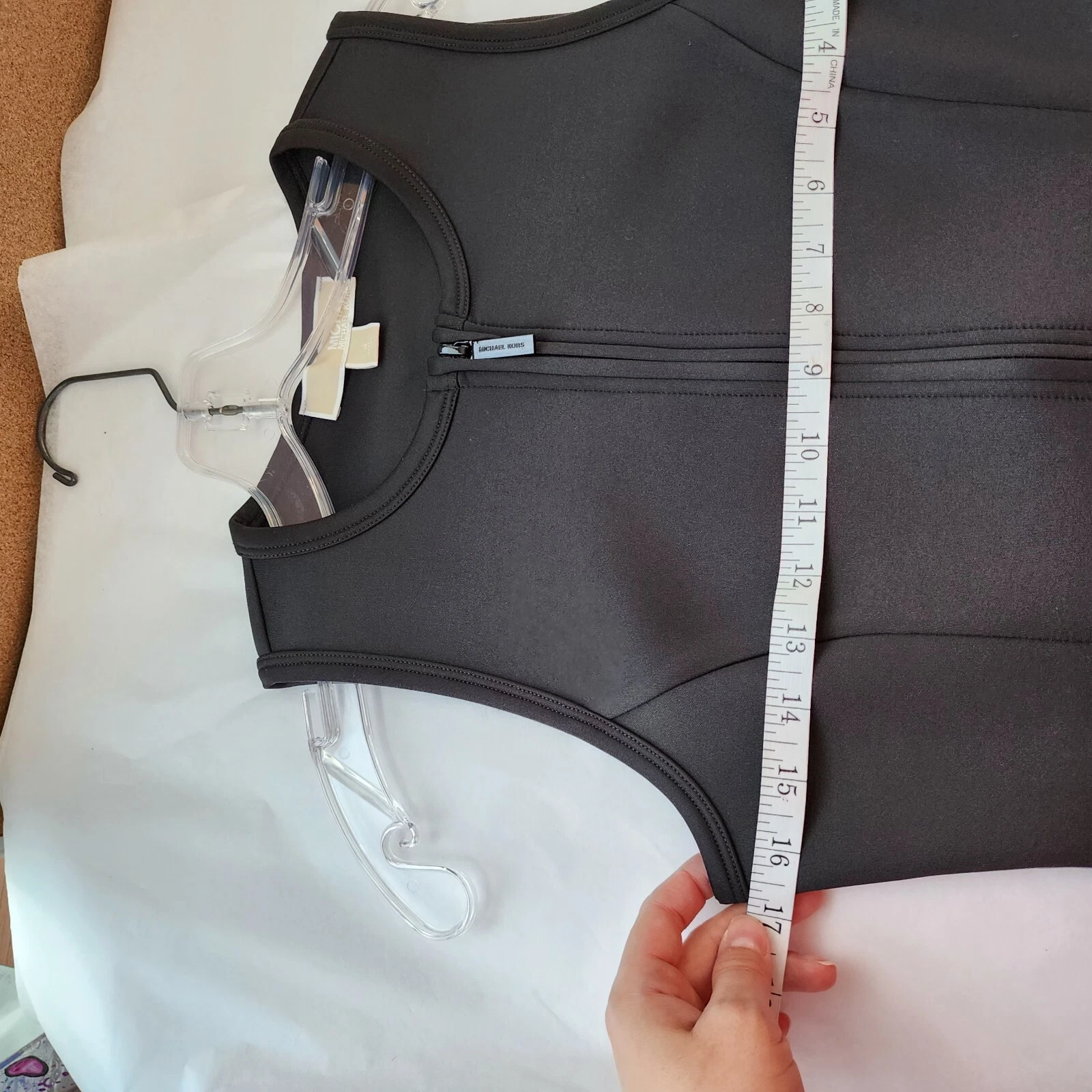 Abito body MICHAEL KORS senza maniche con zip davanti nero 4 $130 nuovo