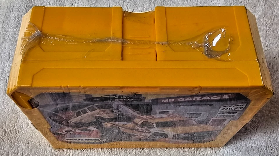 NEW 2001 Matchbox “MB Garage” Pop-Up & Go Fold-N-Go Playset w/ Tow Truck  SEALED - Image 2 of 4