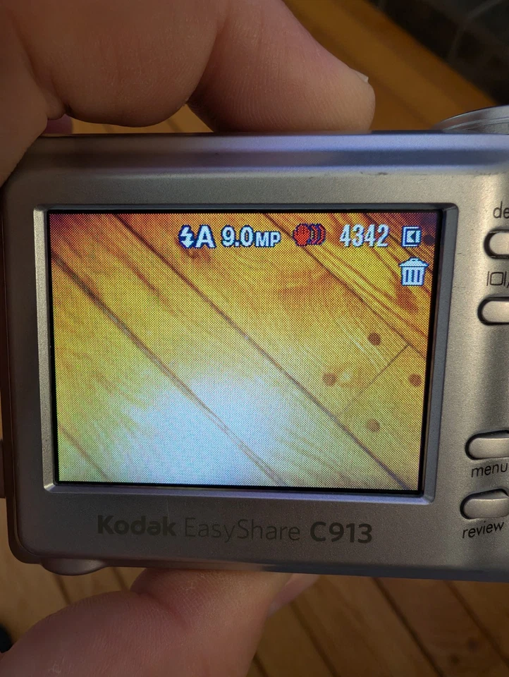 Kodak EasyShare C913 9.2MP Digital Camera Silver – Tested & Working - Image 3 of 4