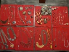 Huge 300+ Piece Lot / Collection vintage costume jewelry, Some designer pieces