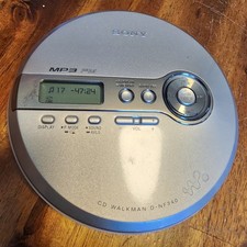 Sony D-NF340 Compact Disc Walkman CD/MP3/FM Radio Tested And Working/No Accessor