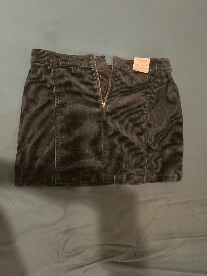 pencil skirts - Image 4 of 4