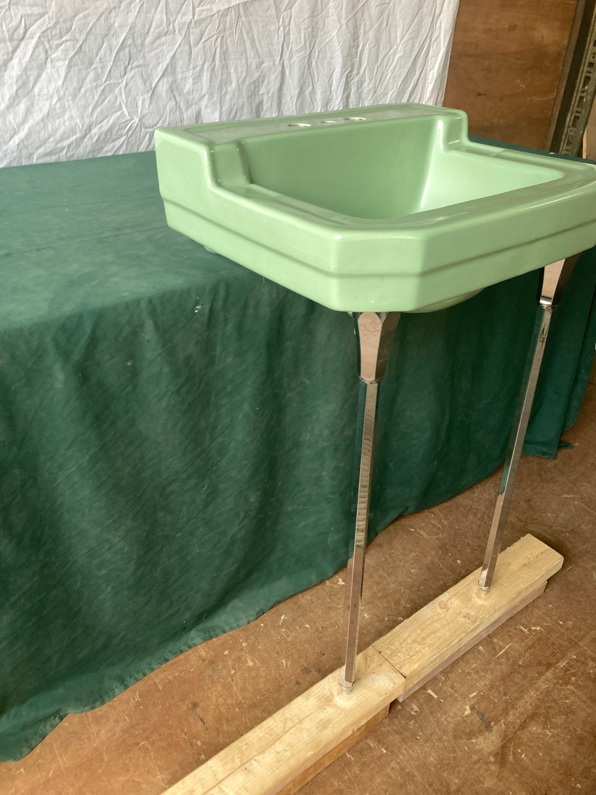 Vtg Mid Century Jade Green Porcelain Bath Wall Sink Chrome Brass legs 363-25E