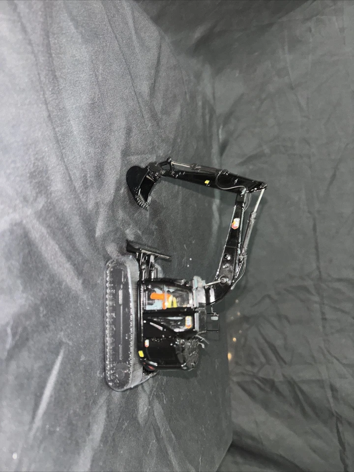 EXCAVADORA HIDRÁULICA ESCALA 1:50 CAT CATERPILLAR 315 NEGRO DIECAST MASTERS 85957BK Foto 2 de 4