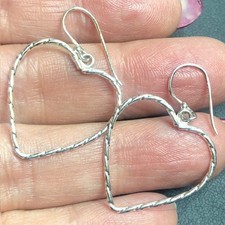 8622 Sterling Silver Heart Shape Dangle Earrings 925 Twisted 2grams