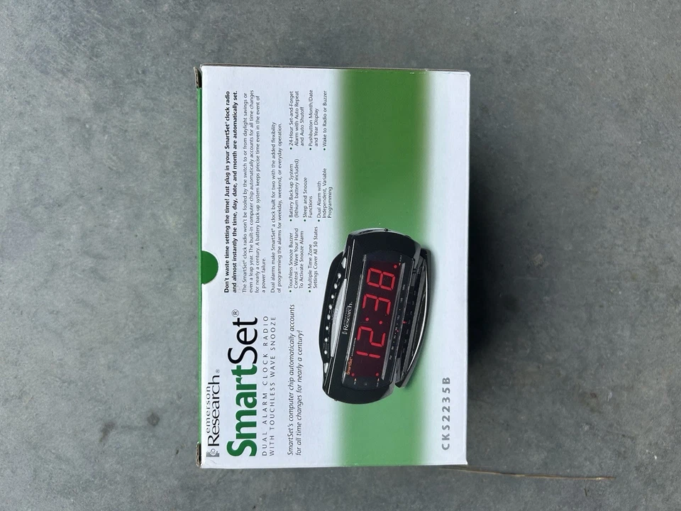 Emerson Research Smart Set Dual Auto Setting Alarm Clock Radio CKS5055B - Image 3 of 3