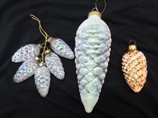 Vintage Pine Cone Glitter Blown Glass Christmas Ornaments Iridescent D5339