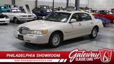 1999 Lincoln Town Car for Sale