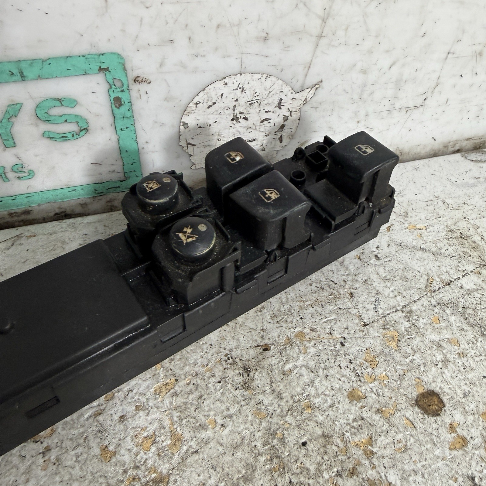 Maserati Quattroporte 2004-2008 FRONT+LEFT Window switch