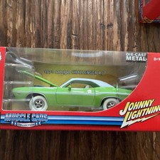 Pneumatici e base Johnny WHITE Lightning 1970 Dodge Challenger R/T bianco sublime 1:24