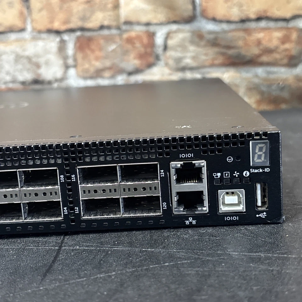 DELL S6000 1U 32 PUERTOS 40GBE QSFP+ 2X CONMUTADOR ADMINISTRADO CAPA 3 P/S 2x 0T9FNW alimentación Foto 3 de 4