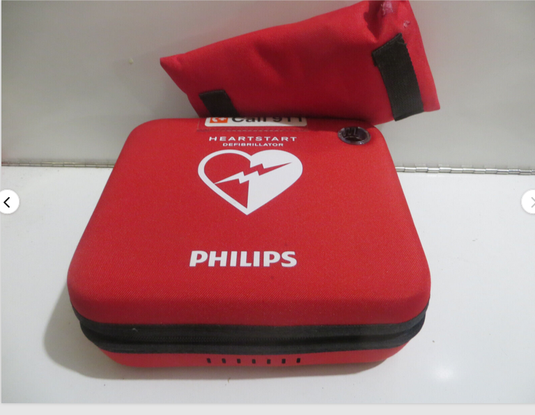Philips Heartstart AED HS1 Onsite Defibrillator M5066A with Pads