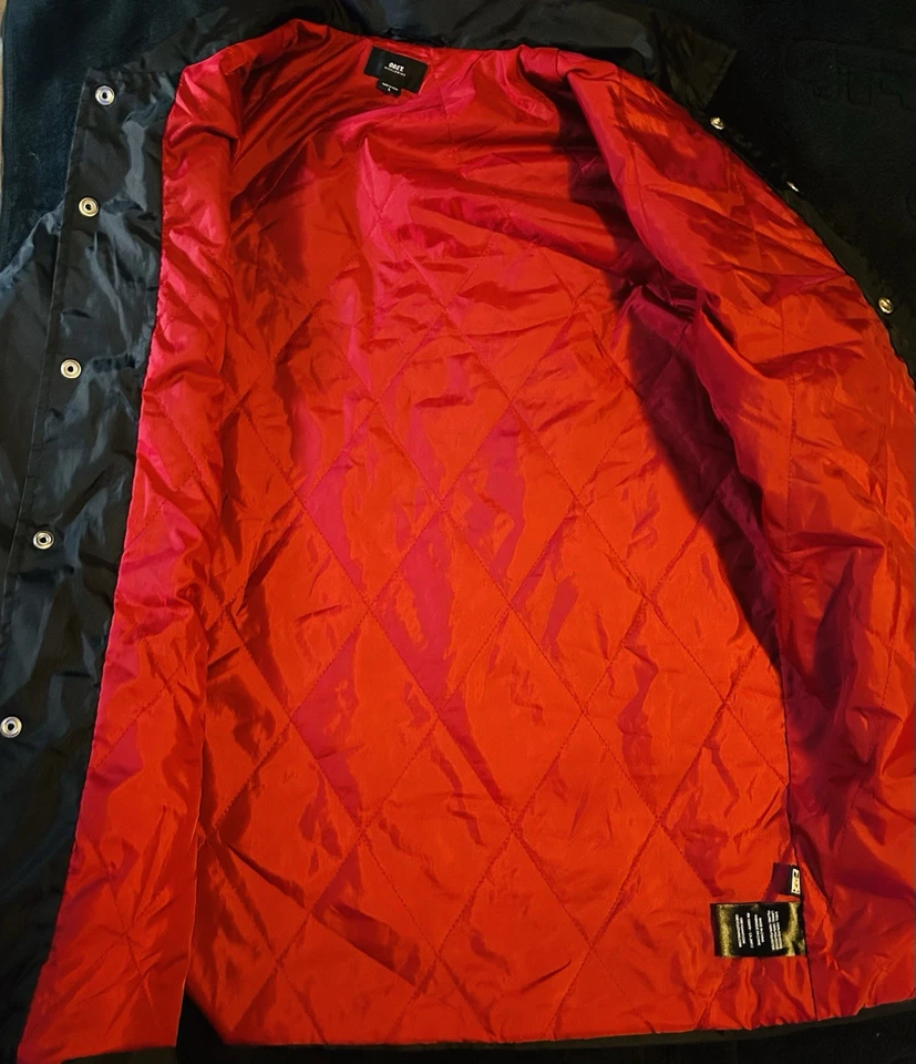 Повиноваться во всем мире * Бэнкси * 100% полиэстер куртка большой - Изображение 2 из 4