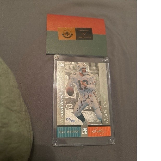 Upper Deck 1995 Dan Marino Dolphins Record Breaker Auto Serial Numbered /500
