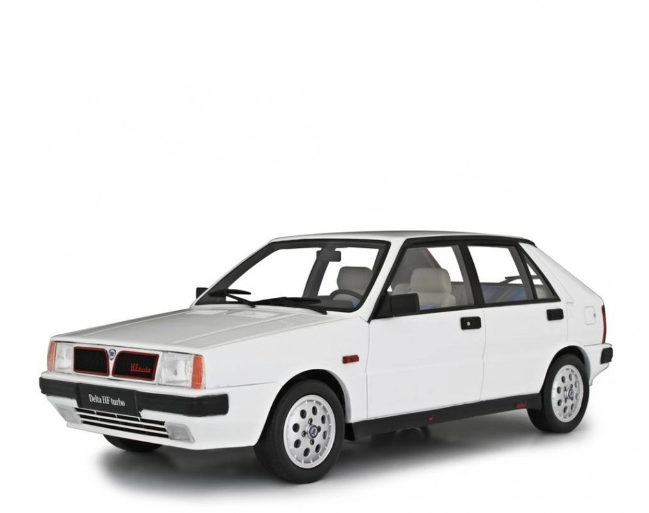 Lancia Delta 1600 HF Turbo 1986 blanche 1:18, l'icône italienne pour décorer votre bureau