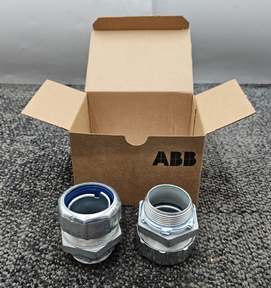 (QTY 2) ABB Thomas & Betts 5236: 1-1/2" Liquidtight Flexible Conduit Connector