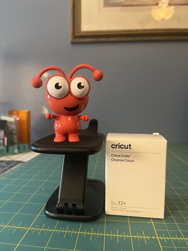 Cricut Cuties Vinyl Figure Persimmon With Box