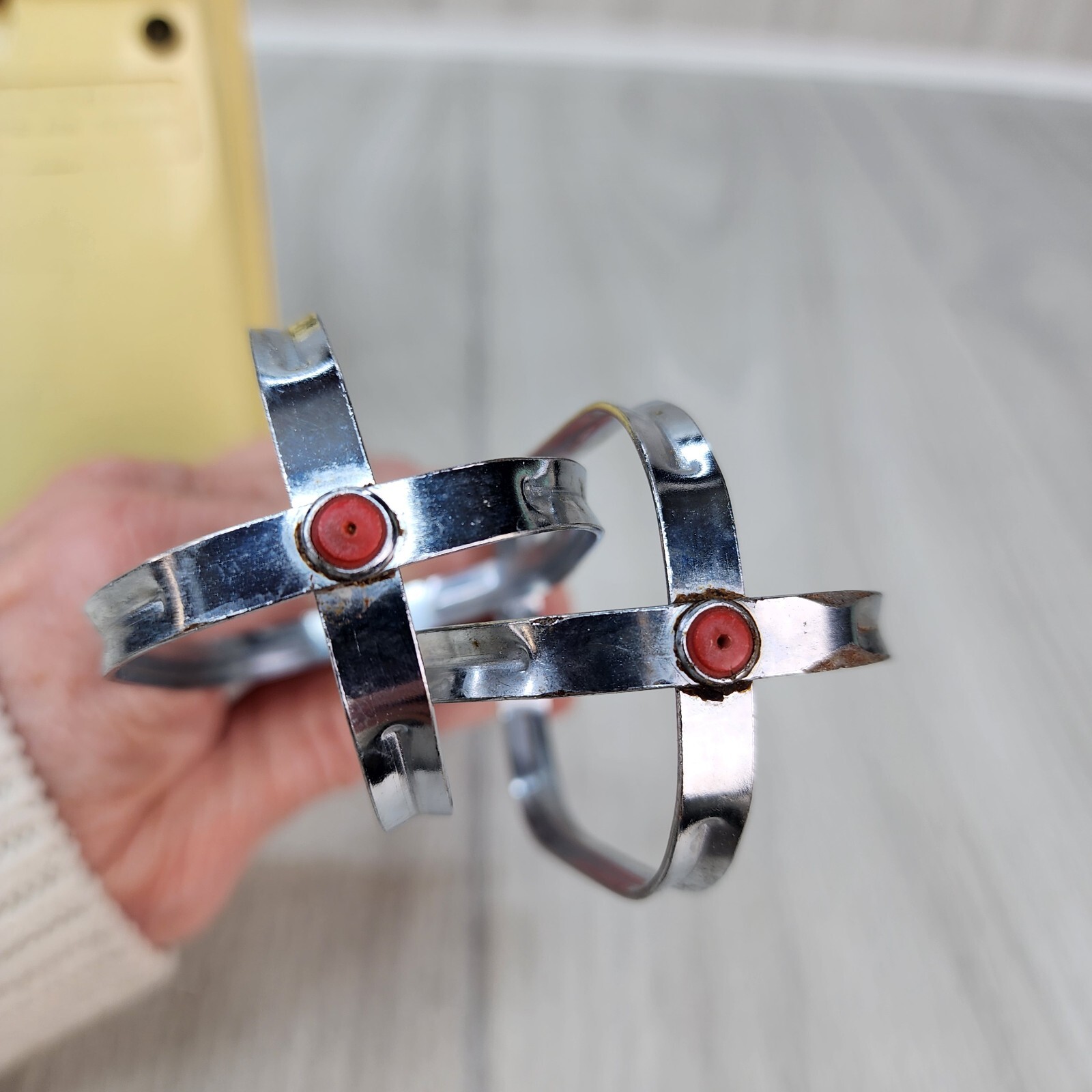 Vtg 1960s–70s Sunbeam Mixmaster Hand Held Mixer Yellow Model HMO-1 Tested Works