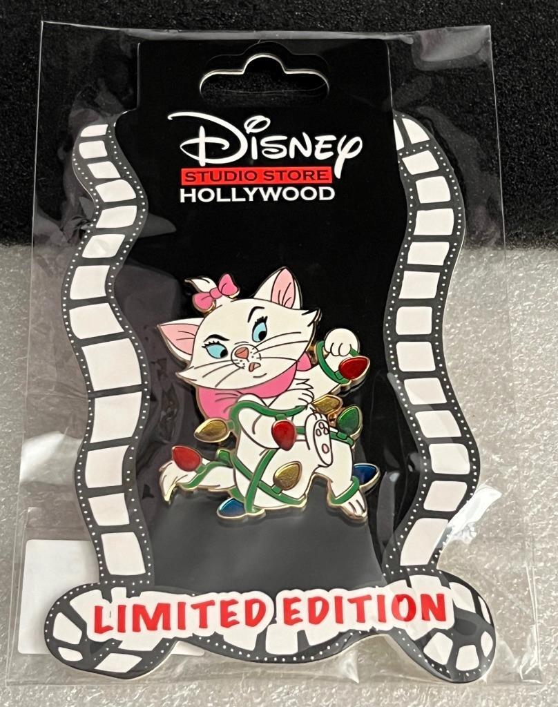 マリー　ディズニー　ピンバッジ　DSSH Limited 限定　クリスマス Disney DSF DSSH Aristocats Marie Tangled in Christmas Holiday