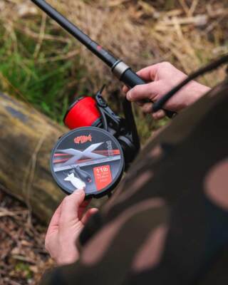 SPOMB X Pro Mono Red 0.26mm (300m) | Carpe Atomic – Spécialiste de la pêche à la carpe