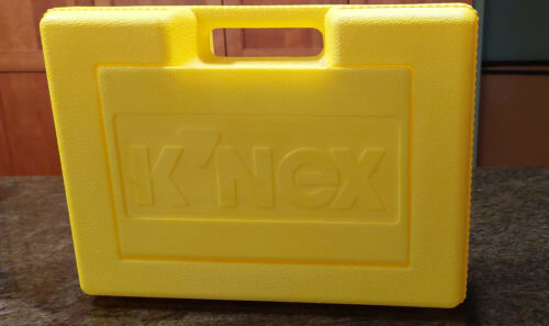 K'NEX Yellow Hard Case- Vintage - Tons of Pieces, Wheels,Tires, Power Pack works - Afbeelding 1 van 11