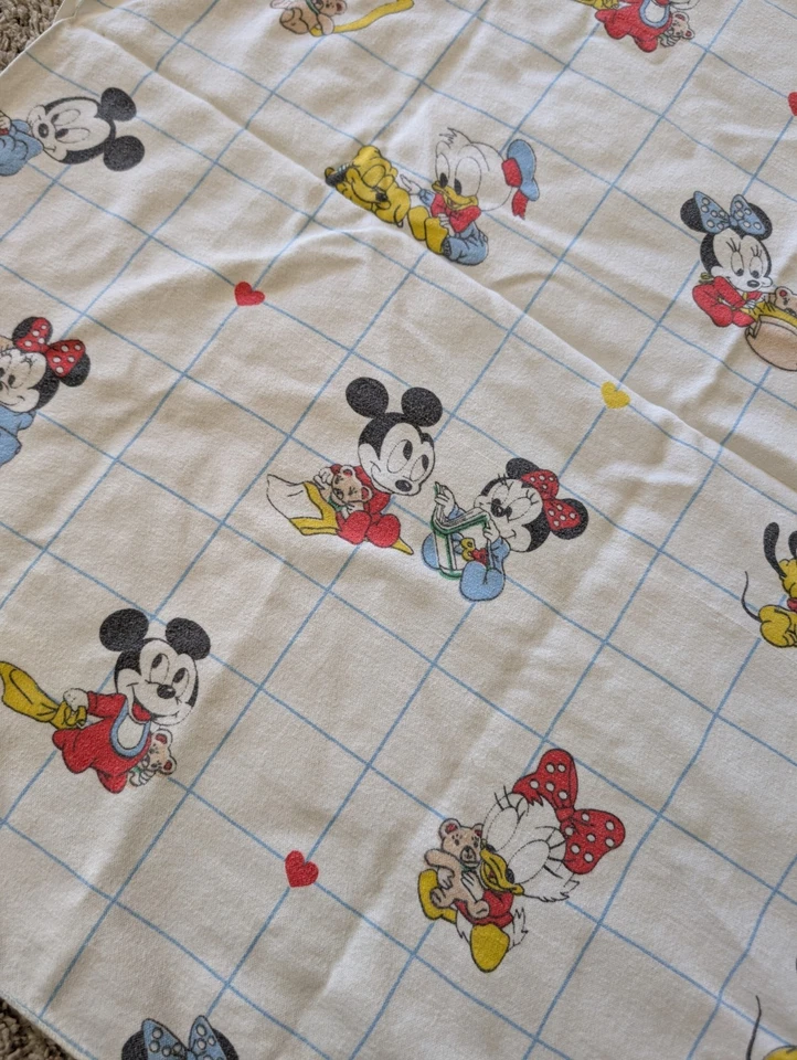 Vtg Dundee Disney Babies Flannel Receiving Blanket Hearts Mickey And Friends 84 - Image 2 of 3