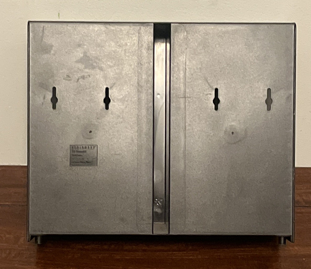 Tenex / MediaWorx / CD Cube / 32-Disc Storage Tower cd-rom tower