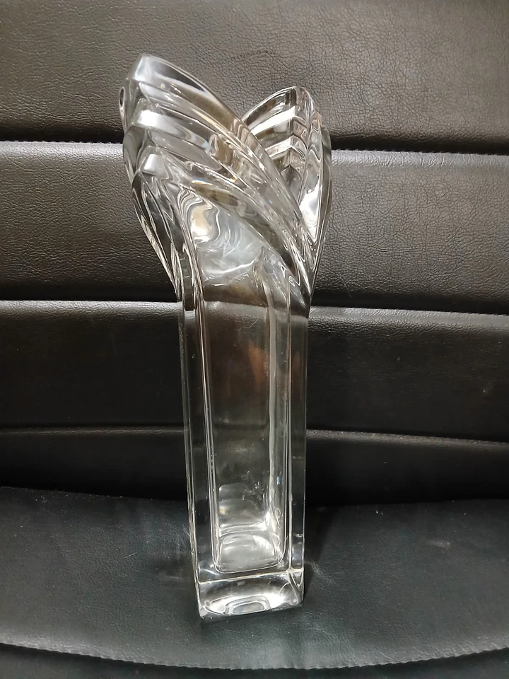 "Florero de cristal Mikasa Art Deco flauta en V de 12"" de alto" Foto 2 de 4