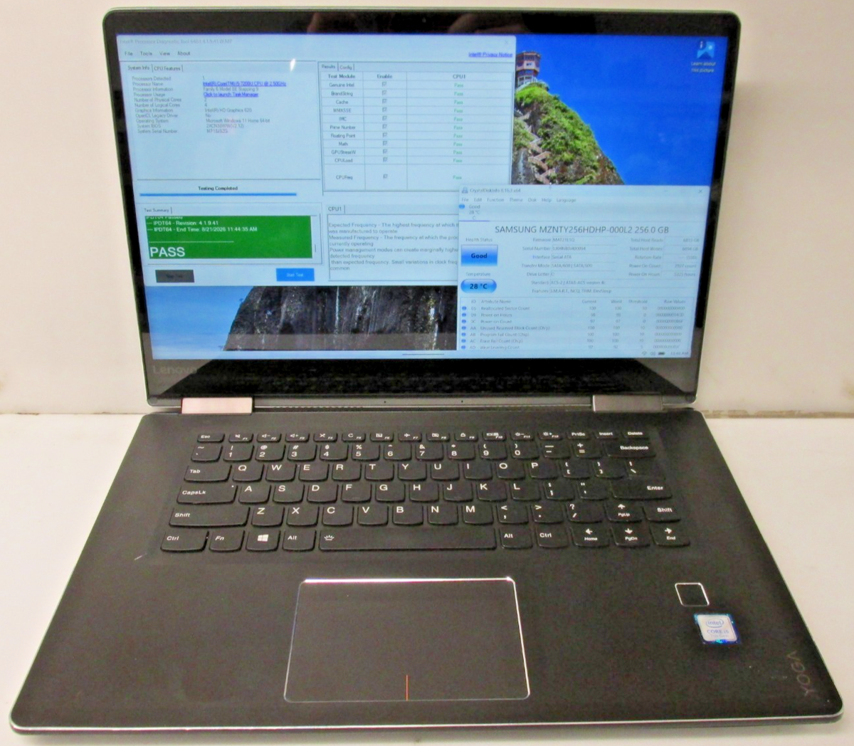 Lenovo Yoga 710-15IKB Intel i5-7200U 2.5 GHz 8 GB RAM 256 GB SSD