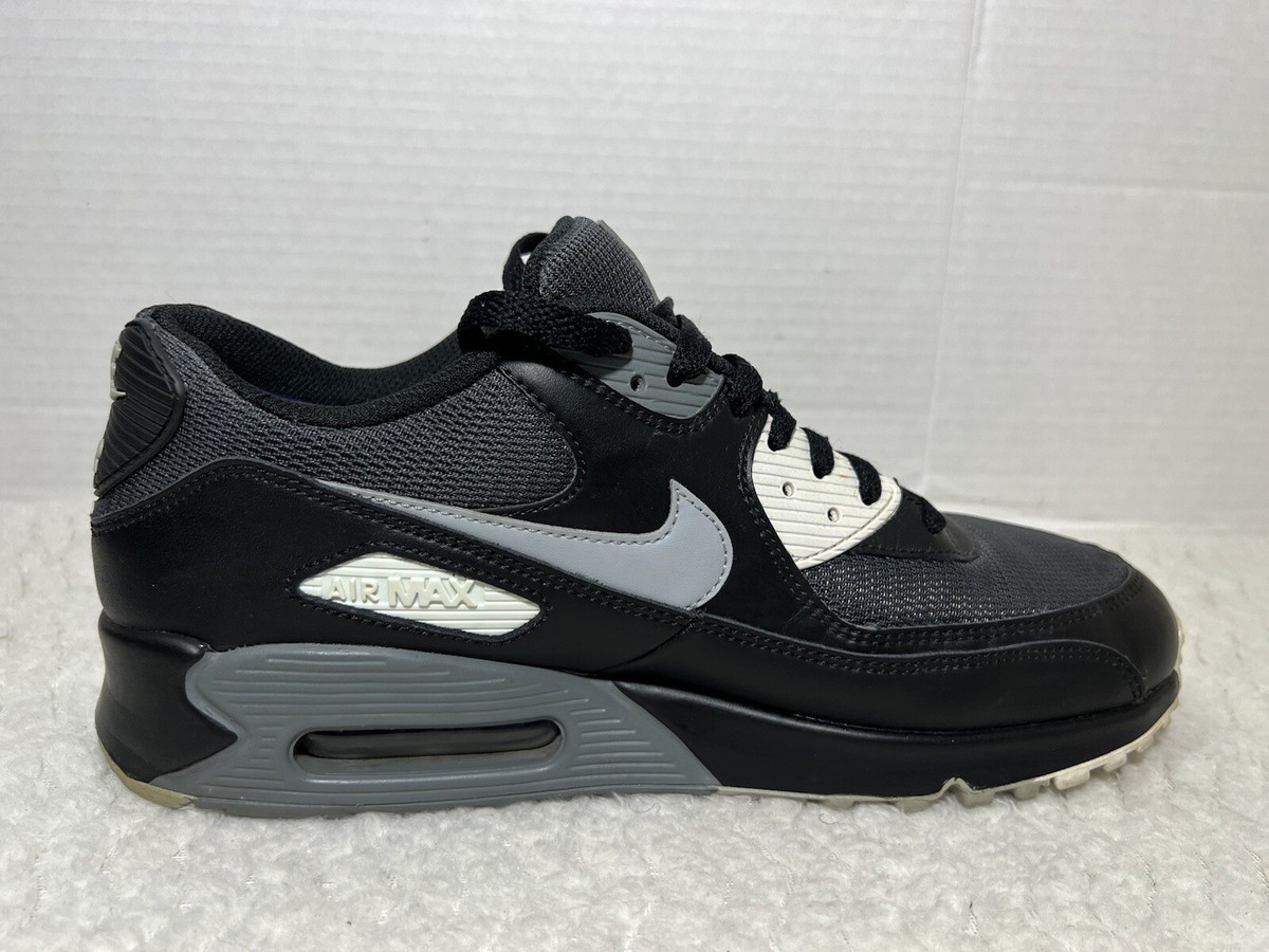 Nike Air Max 90 Essential Men's 9.5 Athletic Tennis Shoe Black
