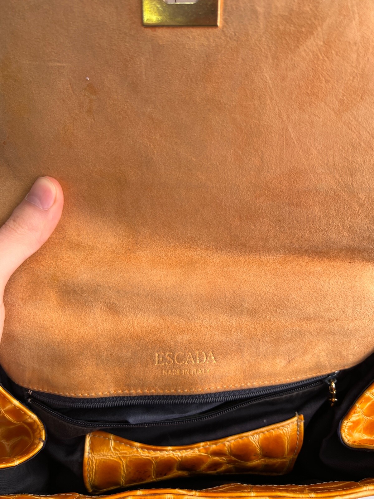 Foto 13 di 17