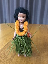 VINTAGE BEAUTIFUL HAWAIIAN HULA DANCER GIRL MOVING EYES  ARMS GRASS SKIRT
