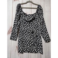 PrettyLittleThing Black White Petal Print Square Neck Ruched Mini Dress Size 4