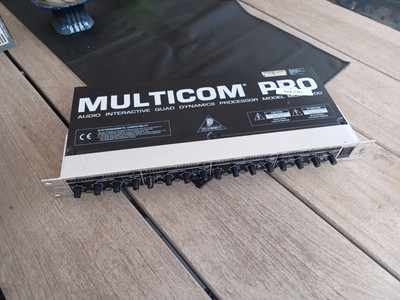 Behringer MDX 4400 Multicom Pro 4-Kanal Kompressor