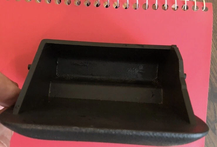 2005-2010 Pontiac G6 Pontiac G-6 левая сторона водитель приборной панели монета держатель Cubby лоток - Изображение 2 из 4